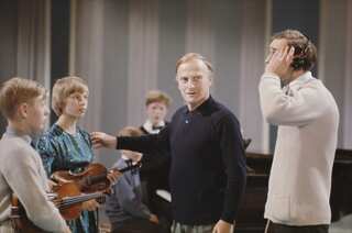 The Violin Teacher: True tale of a violinist's struggle brings audiences to tears