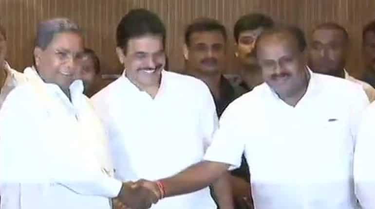 Congress-JD(S) to fight 2019 Lok Sabha polls together, announce cabinet portfolios in Karnataka