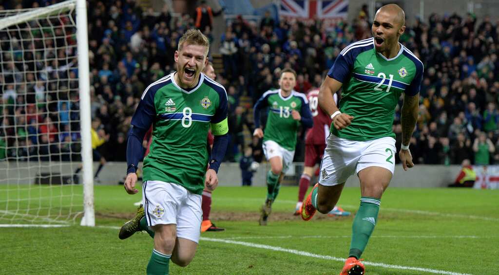 Northern Ireland 'underdogs' record dramatic win against Ukraine, advance to Euro 2016 major finals