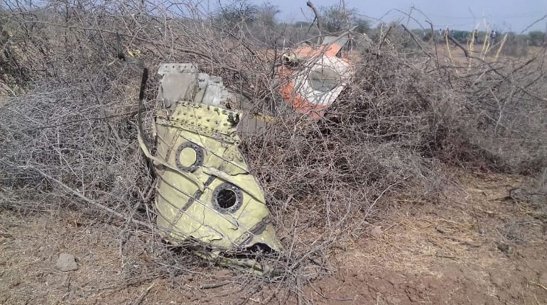 Indian Air Force pilot killed after Jaguar fighter jet crashes in Gujarat’s Kutch Indian Air Force pilot killed after Jaguar fighter jet crashes in Gujarat’s Kutch