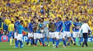 Late goal allows Italy to enter knockout stages of Euro 2016
