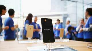 Apple says it will continue to sell the iPhone 6 in China