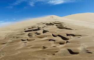 Singing dune draws visitors to Kazakhstan
