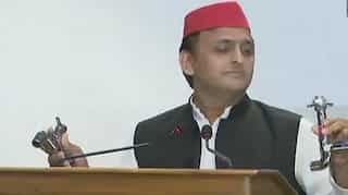 Didn't steal from my bungalow, says Akhilesh; shows taps as proof