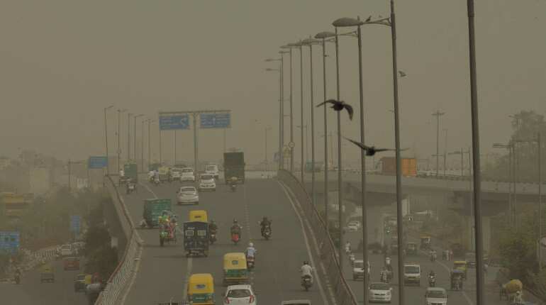 Delhi covered by layer of dust for 3rd day, conditions to remain for 3-4 days