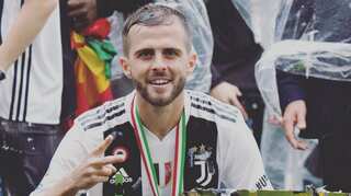 Barca newcomer Pjanic 'fine' after positive coronavirus test