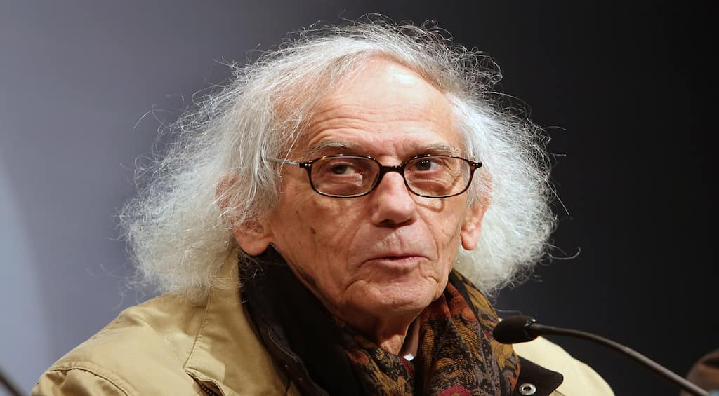 Christo fans told rain may prevent walking on water