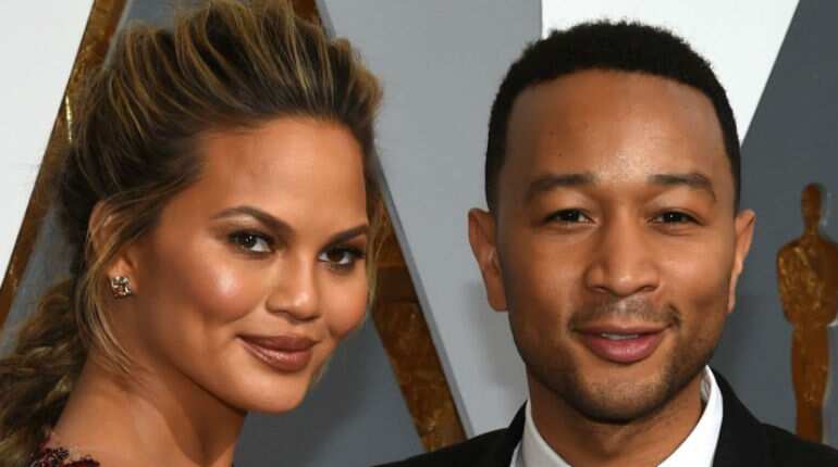 John Legend dedicates his Billboard Music Awards performance to wife Chrissy Teigen