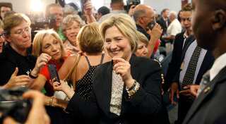 Clinton loses ground to Trump, now within 9 points