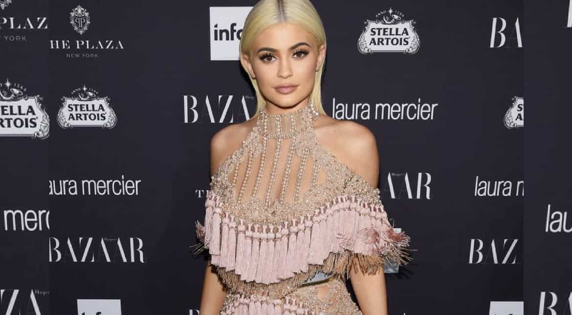 Kylie Jenner buys herself luxury sportscar as post-breakup gift Kylie Jenner buys herself luxury sportscar as post-breakup gift
