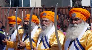 Pakistan: Extremist attacks force minority Sikhs to flee Peshawar