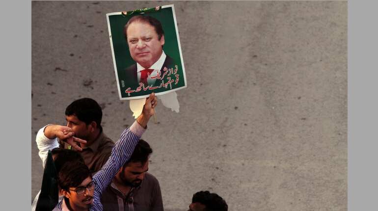 Pakistan anti-graft body issues arrest warrant against Nawaz Sharif in land related corruption case