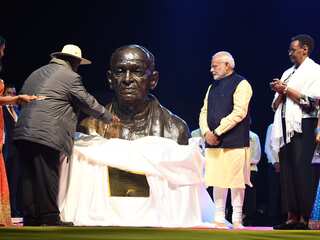 PM Modi unveils bust of Sardar Vallabhbhai Patel in Uganda