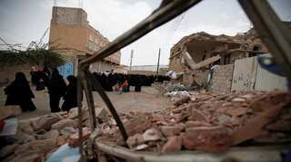 Yemen's Houthis kill 7 farmers in search for pro-government fighter: Residents