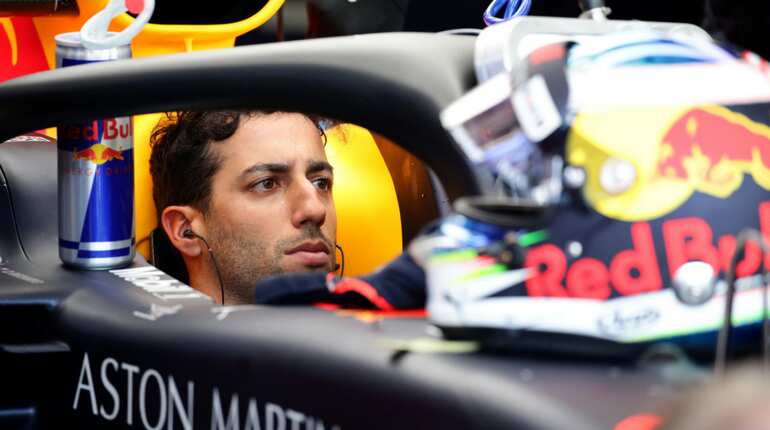 Daniel Ricciardo joins Renault F1 team on two-year deal Daniel Ricciardo joins Renault F1 team on two-year deal