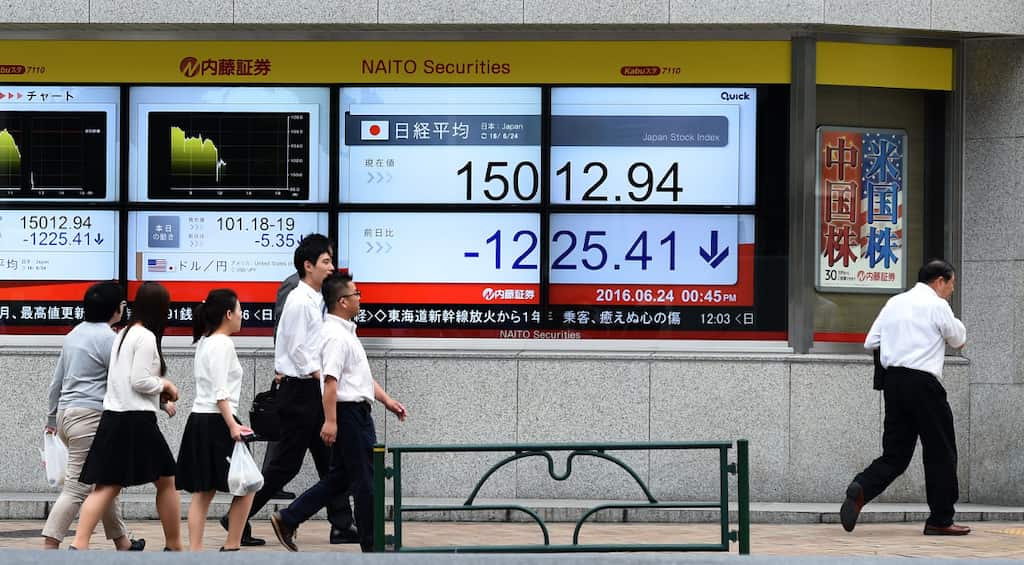 World stocks in free fall as UK votes to exit EU
