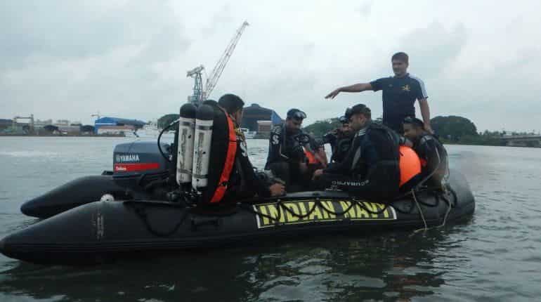 Army columns deployed in flood-hit areas of Kerala Army columns deployed in flood-hit areas of Kerala