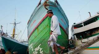 Jakarta bans all Indonesian-flagged vessels from sailing to Philippines