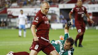 Spain legend Iniesta to stay with Japan's Kobe for two more years