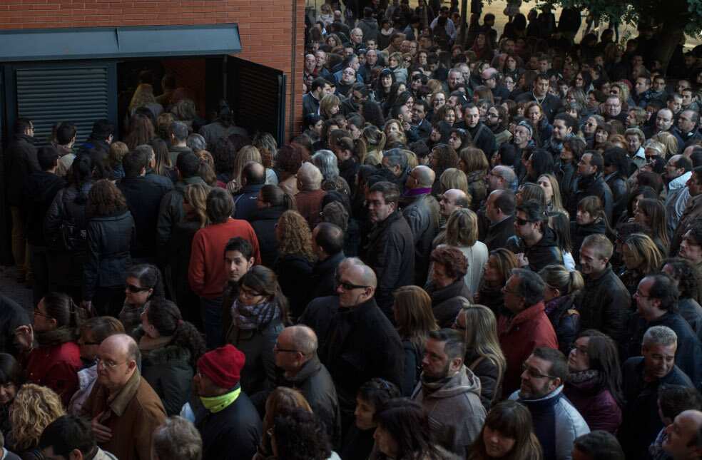 Spain struggles to reduce unemployment, debt despite growth
