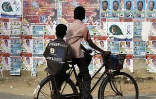 Sri Lanka Tamils push parliament to end crisis