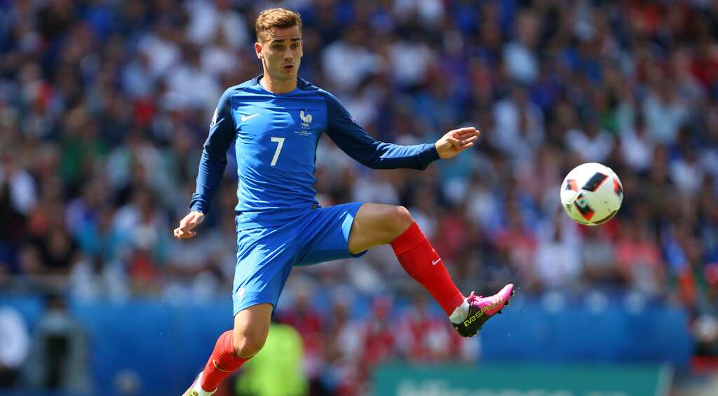 France enters Euro 2016 last eight with 2-1 win against Ireland