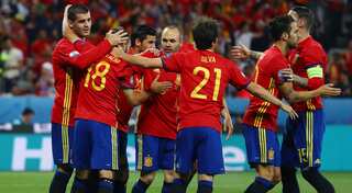 Spain-Italy in 'early final', England eye quarters