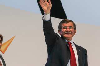 Turkey steps up to mend strained ties with Russia