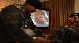 Pak army chief asks US to bomb hideouts of Taliban in Afghanistan