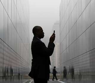 Chinese tech giant plans to invest $180 million in startups ?