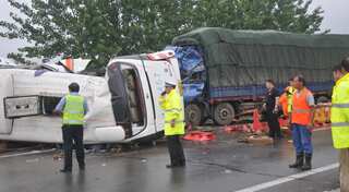 Bus accident kills 26 in north China