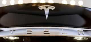 Tesla crash raises concerns about autonomous vehicle regulation