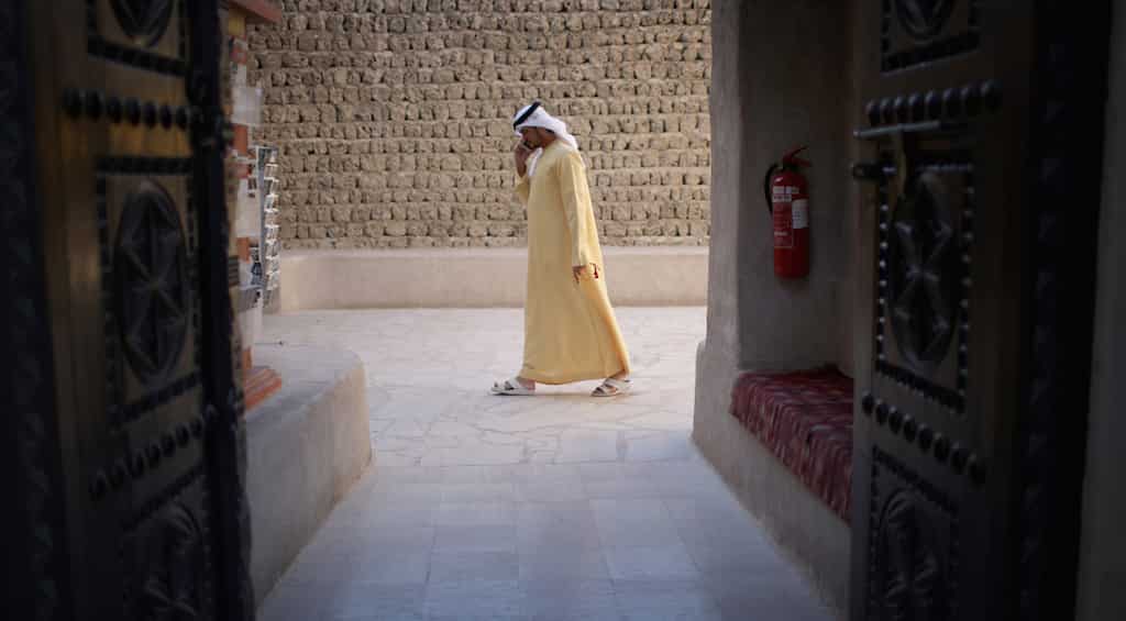 UAE advises citizens to avoid national dress while abroad after man held in US