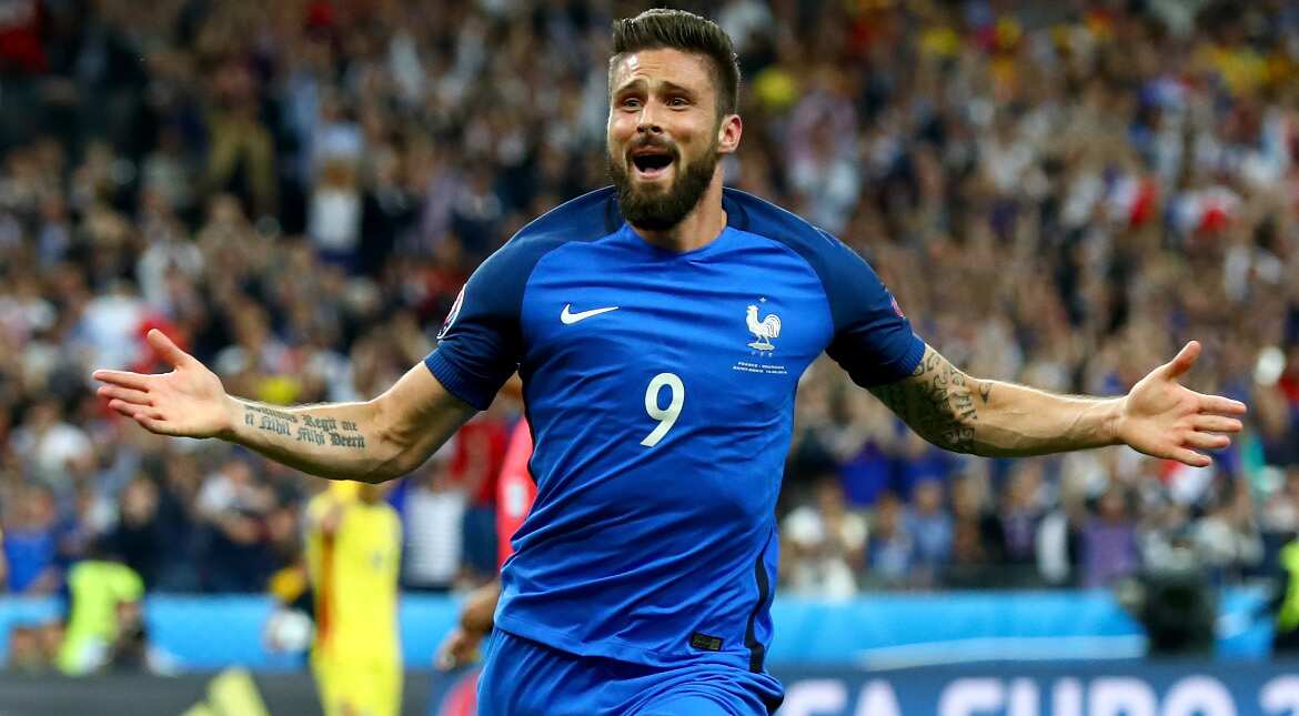 Chelsea's Giroud seeks France return to boost game time