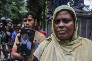 Bangladesh PM pays tribute to victims of Dhaka cafe siege