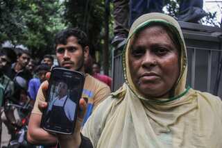 Bangladesh PM pays tribute to victims of Dhaka cafe siege