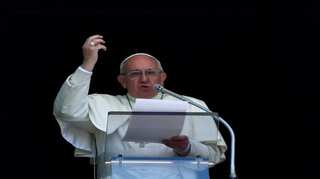 Pope raps countries that talk of peace in Syria but supply arms