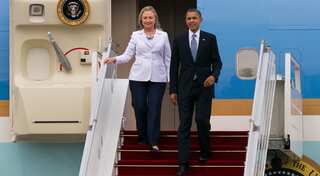 President Obama praises Clinton on campaign trail