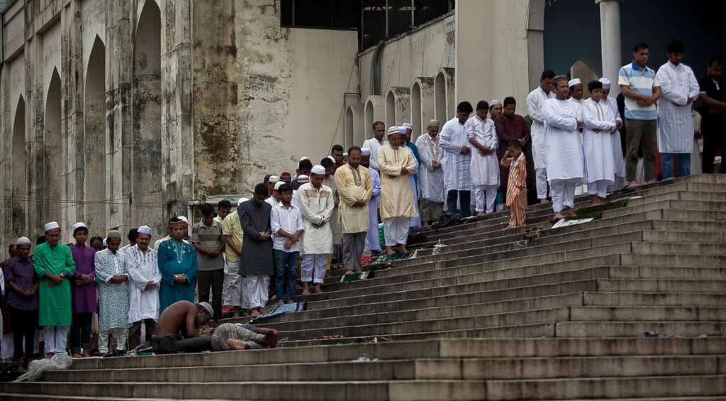 Bangladesh Eid ambush: Four dead, including two policemen and 1 attacker