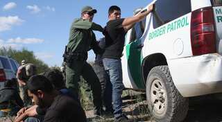 Mexican soldiers kill 5 suspected criminals in gunfight