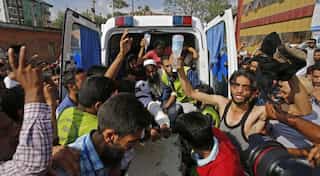 Kashmir's main hospital struggles as patients continue to stream in