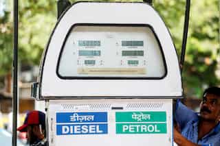 Oil prices sink in Asia triggering supply glut concerns