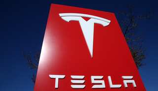 Tesla won't disable autopilot feature despite accidents