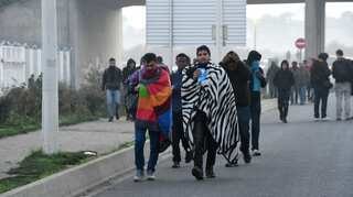 Calais: France to start dismantling 'Jungle' camp from today