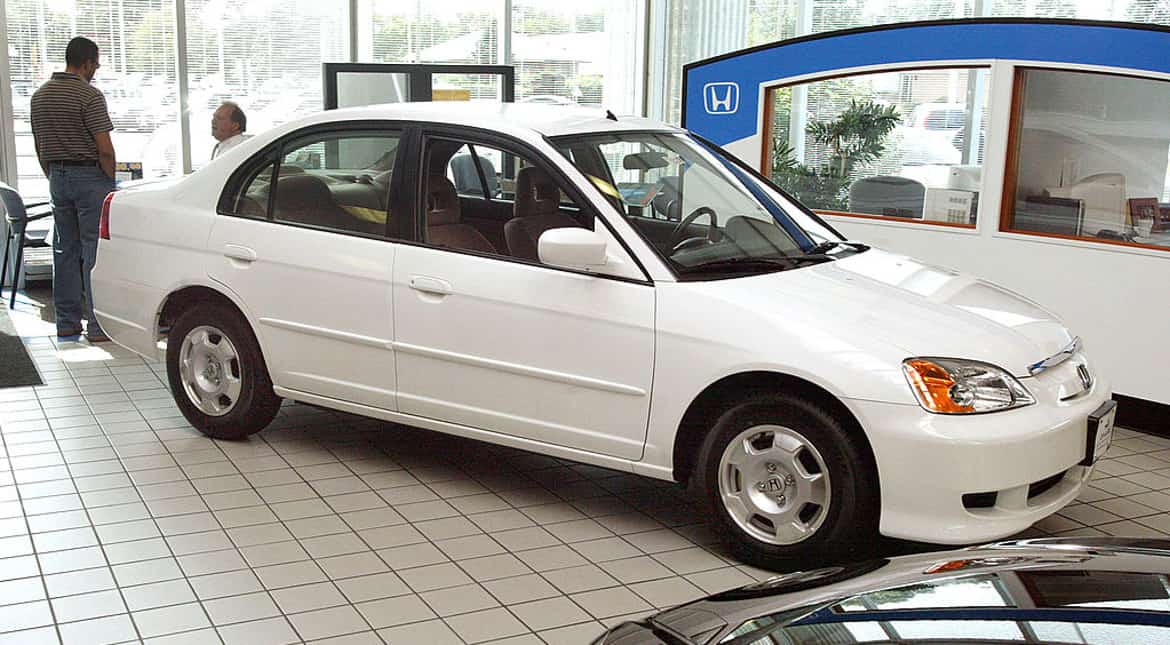Honda Civic Hybrid: Equipped with a hybrid electric powertrain, the car has CO2 emissions of 116g/km.