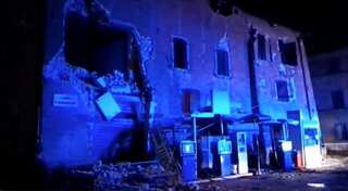 Strong twin earthquakes rock central Italy