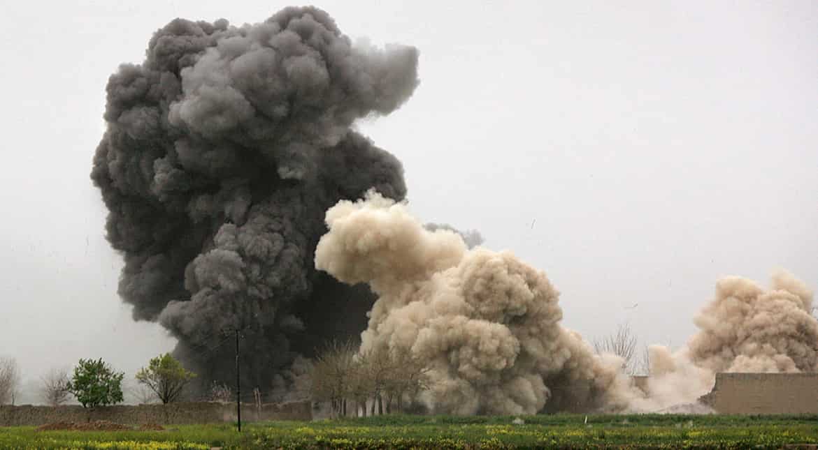 Afghanistan: US-backed airstrike at Taliban leader's home causes civilian casualties Afghanistan: US-backed airstrike at Taliban leader's home causes civilian casualties