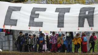 EU nations approve trade deal with Canada