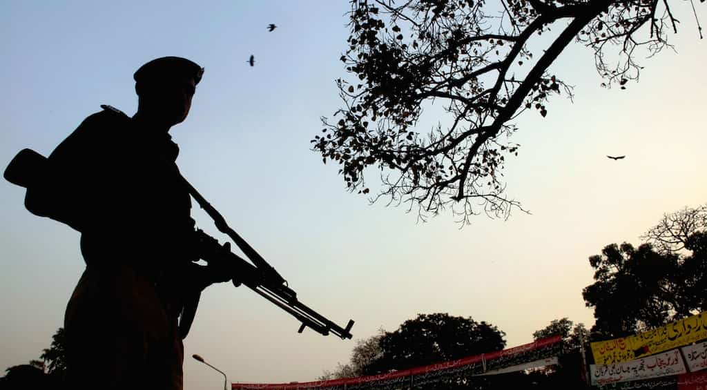 Kashmir: Cop goes missing with rifle, suspected to have deserted police
