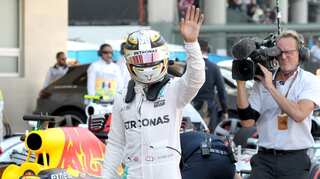 Mexican GP: Hamilton beats Nico Rosberg in qualifying